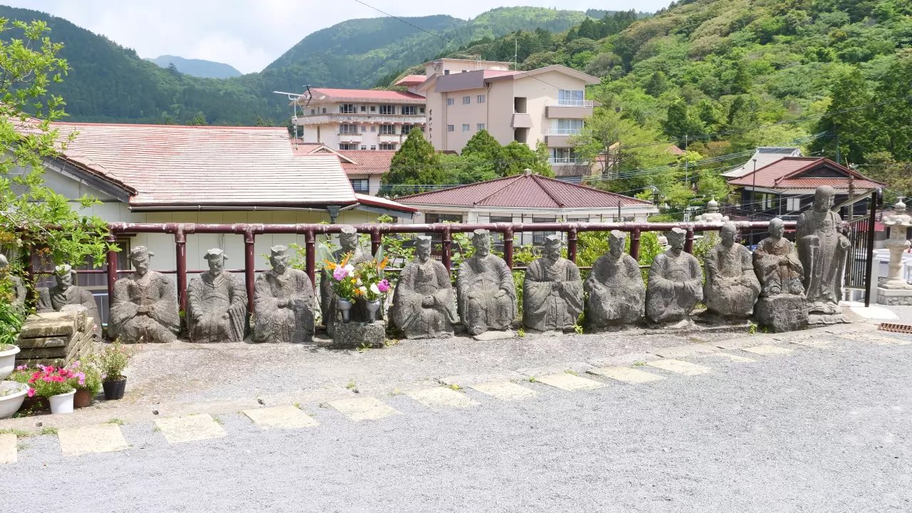 卍 만묘지(시멘구벳토) 이미지 7